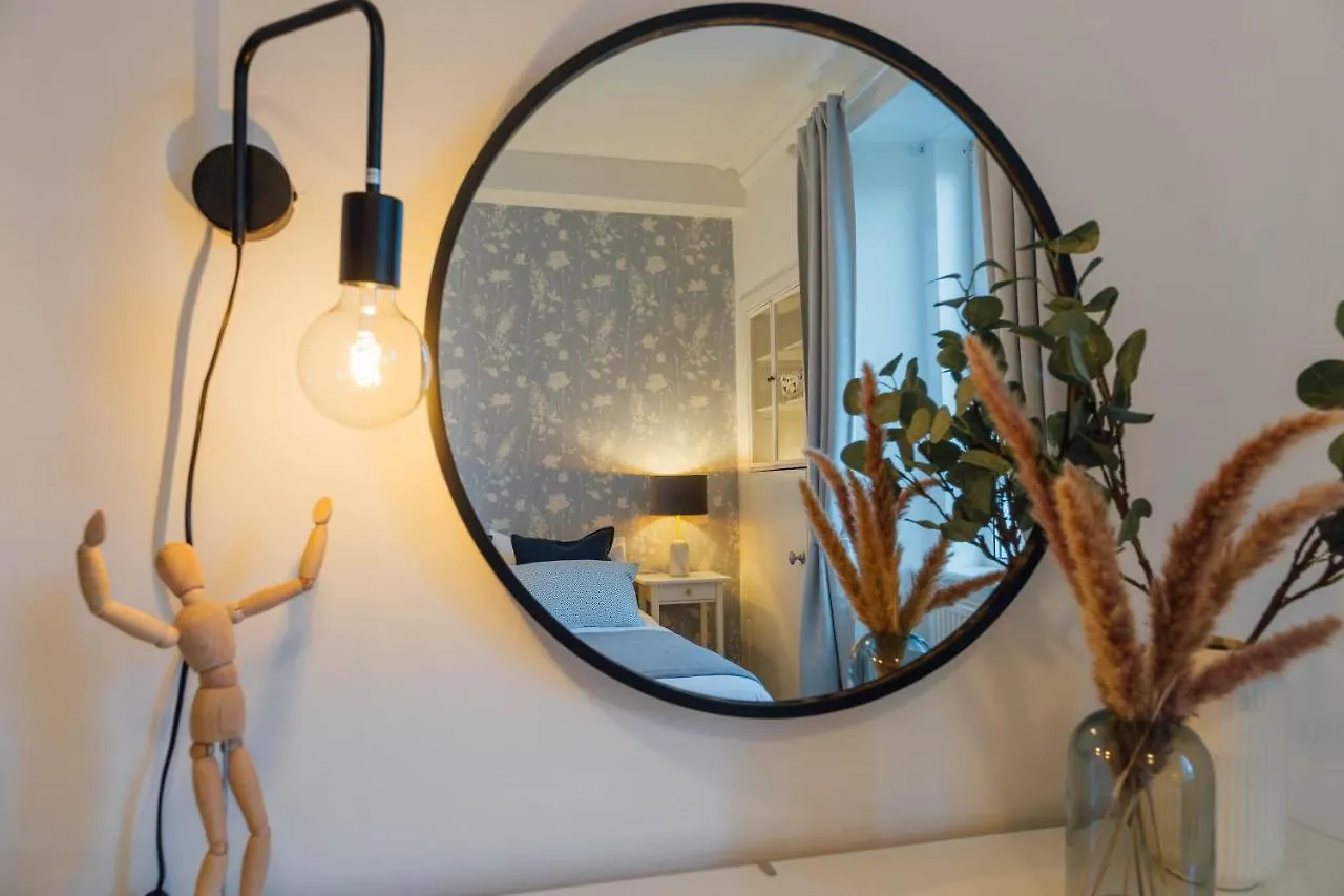 Stylish And Comfortable City Centre Apartment Edinburgh