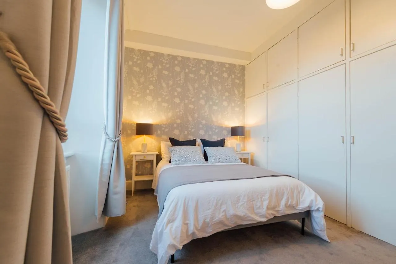 Stylish And Comfortable City Centre Apartment Edinburgh