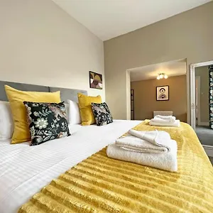 2-bed Victorian Elegance Apartment Chester