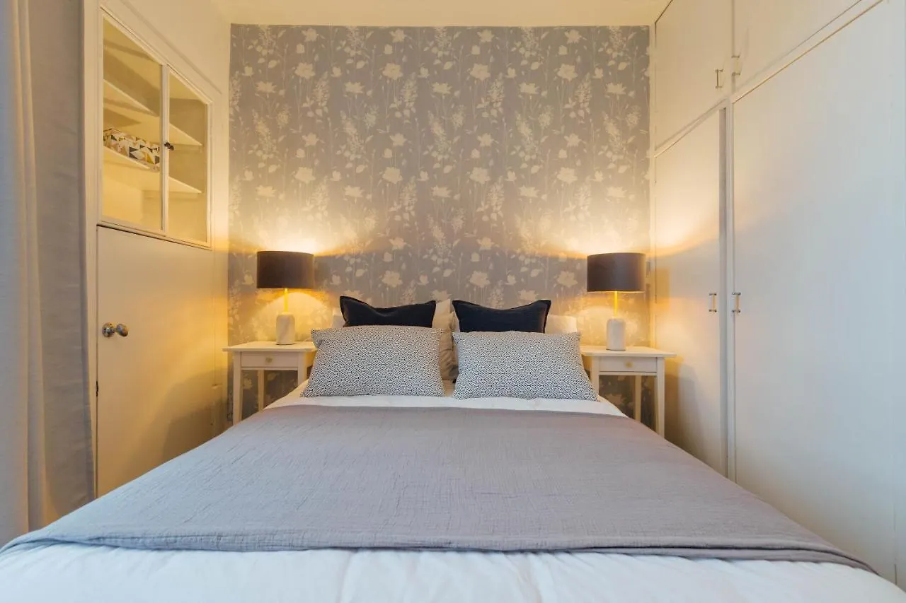 Stylish And Comfortable City Centre Apartment Edinburgh